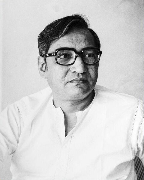 File:Harindra-Dave-2.jpg